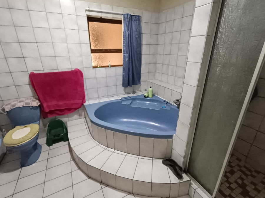 8 Bedroom Property for Sale in C Place Eastern Cape